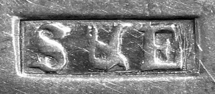 (727 KB) tentative identification (Click on Picture to View Full Size) picture